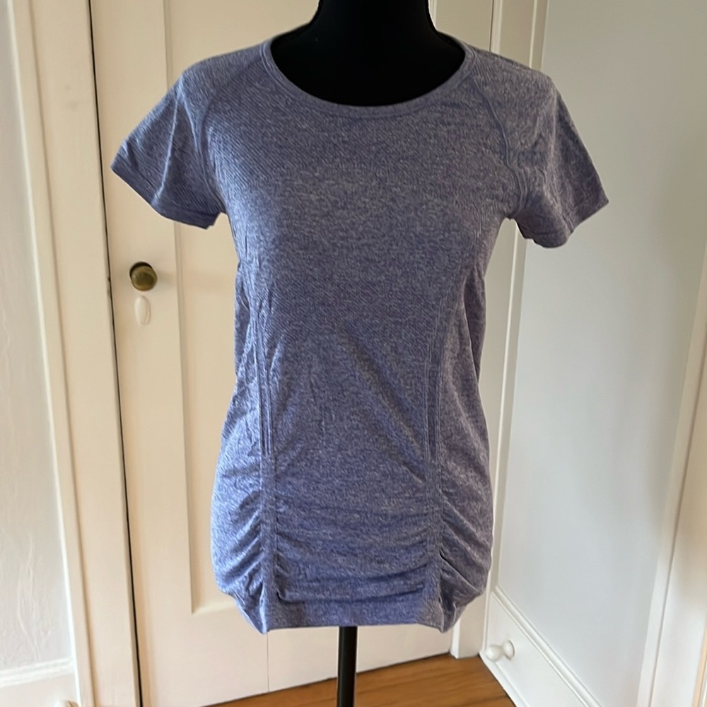 Athleta size M heathered blue stretchy excercise top ruched